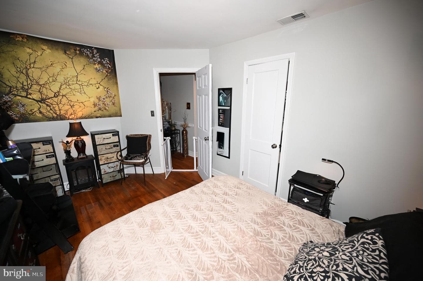 10833 Warwick Avenue photo 46