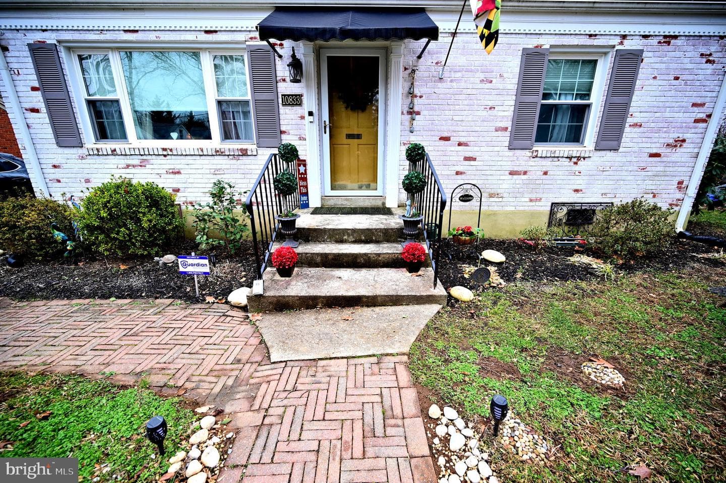 10833 Warwick Avenue photo 51