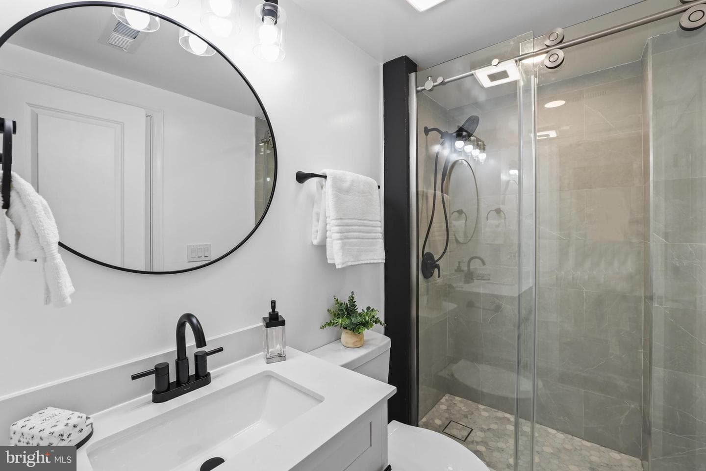 10404 Forest Avenue photo 8