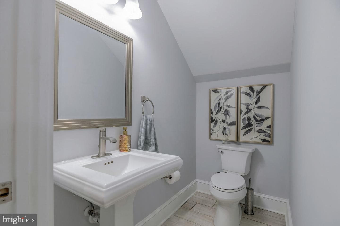 10708 Warwick Avenue photo 52