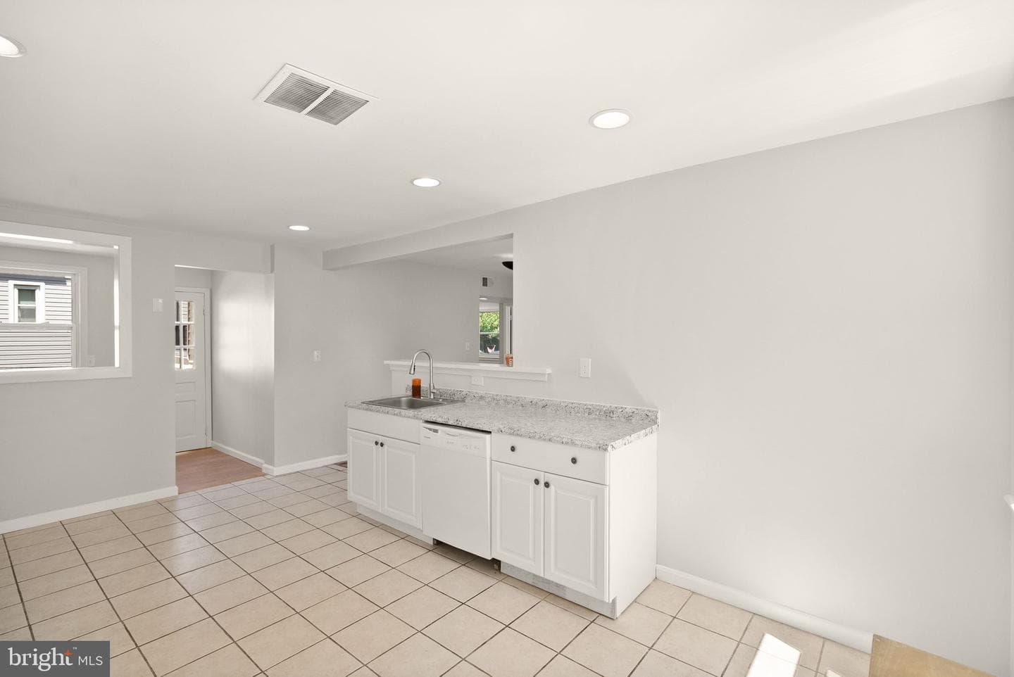 4026 Chestnut Street photo 14
