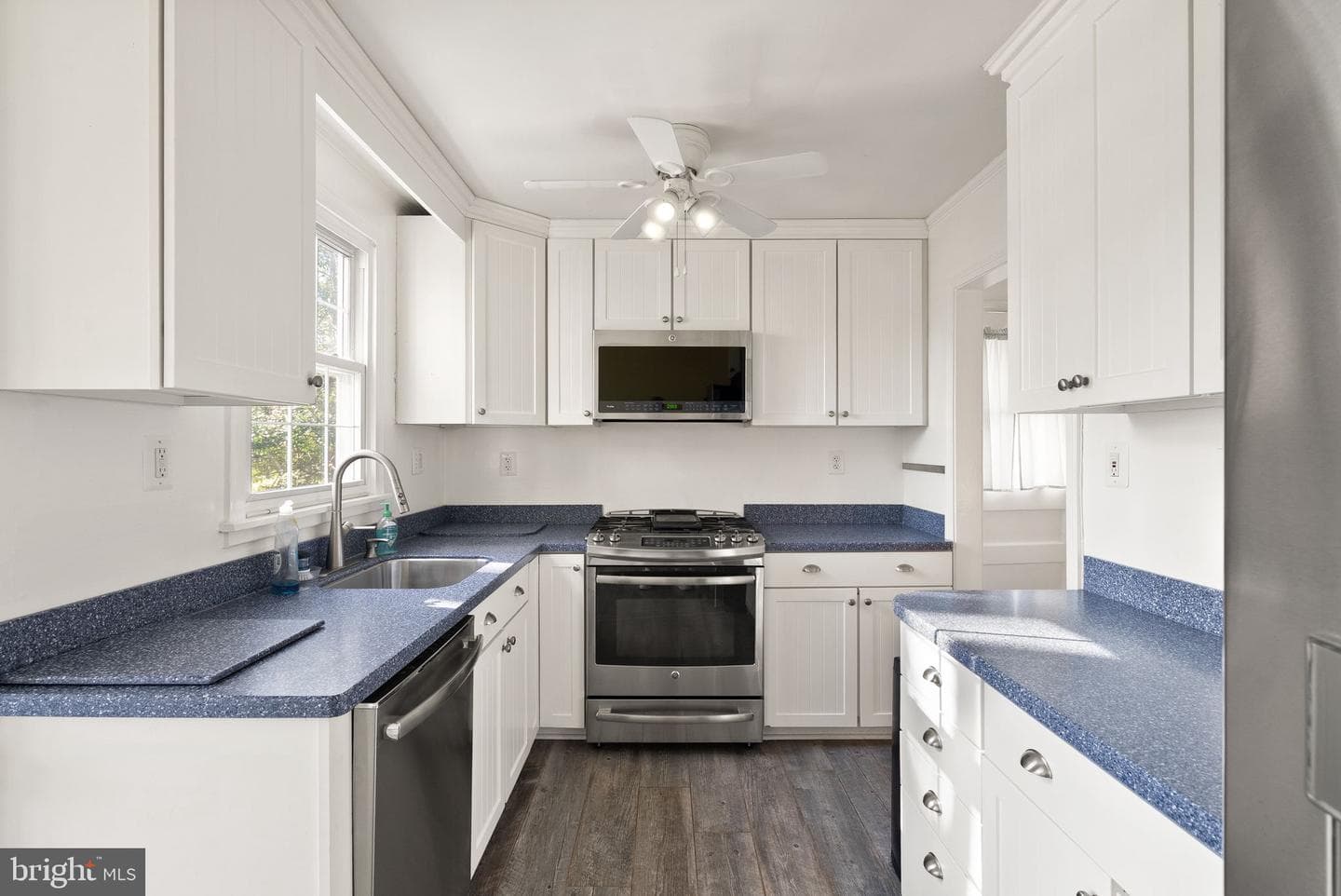 4027 Maple Street photo 11
