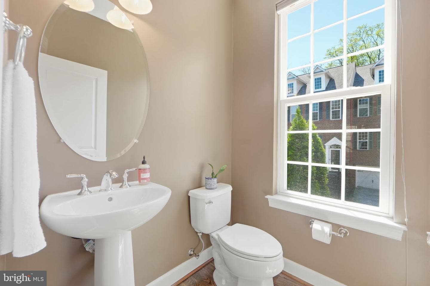 4090 Glendale Way photo 13