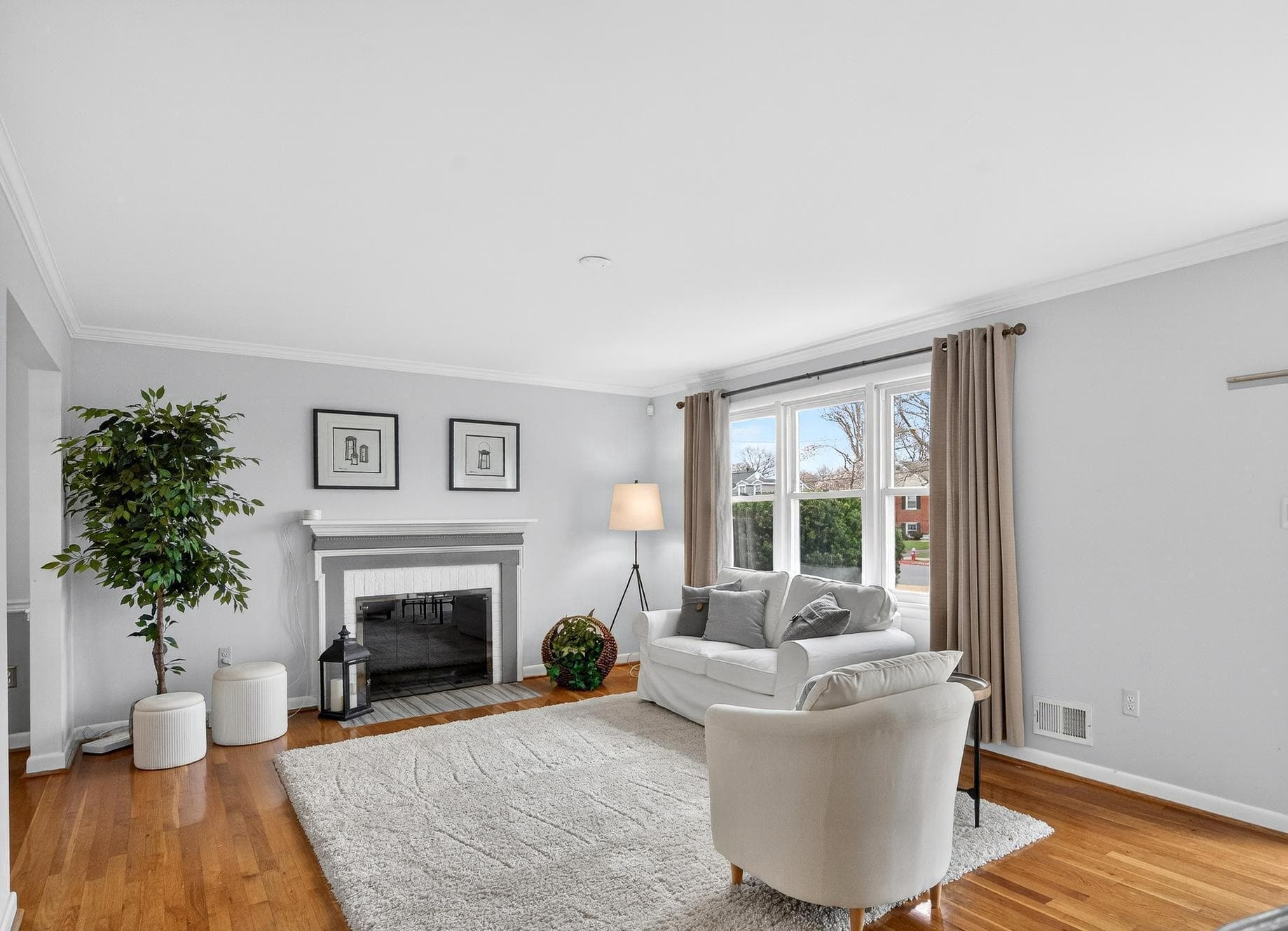 3816 Bevan photo 4