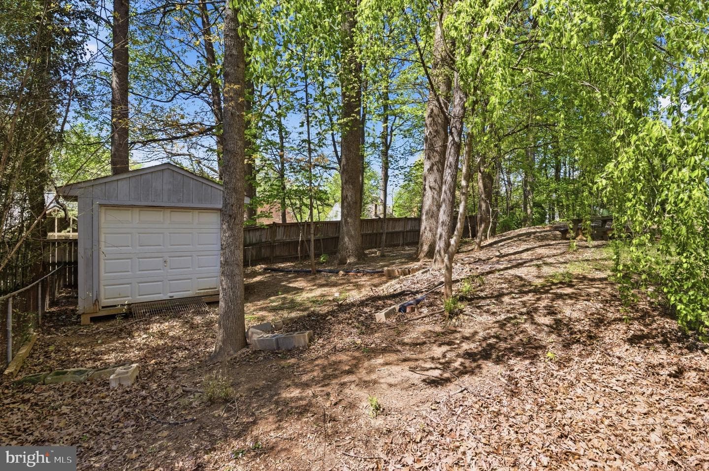 10827 Crest Street photo 35