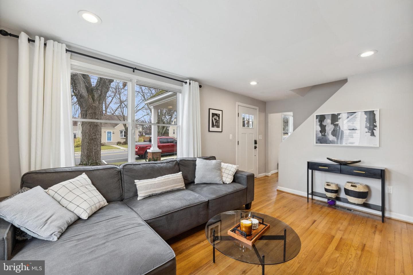 4024 Maple Street photo 2