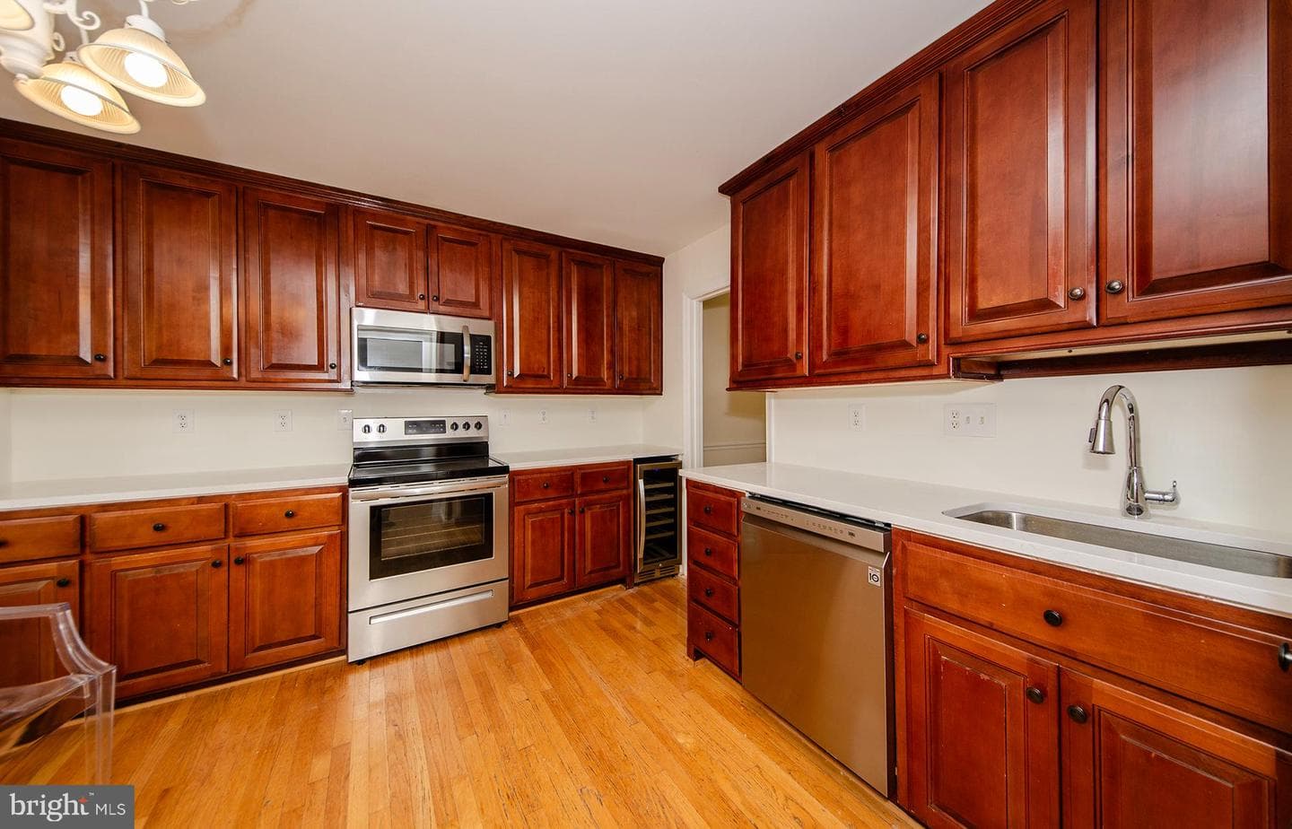 10413 Courthouse Dr photo 6