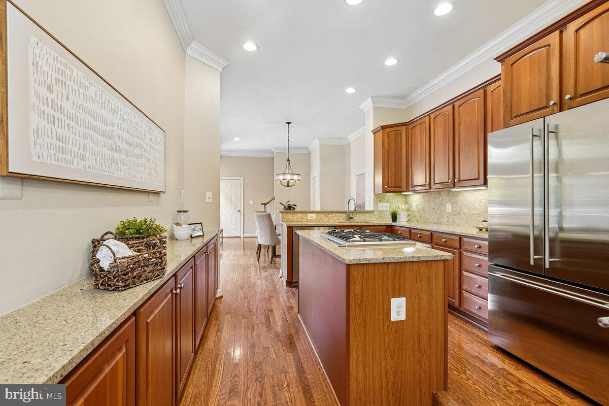 3853 Lewiston Place photo 14