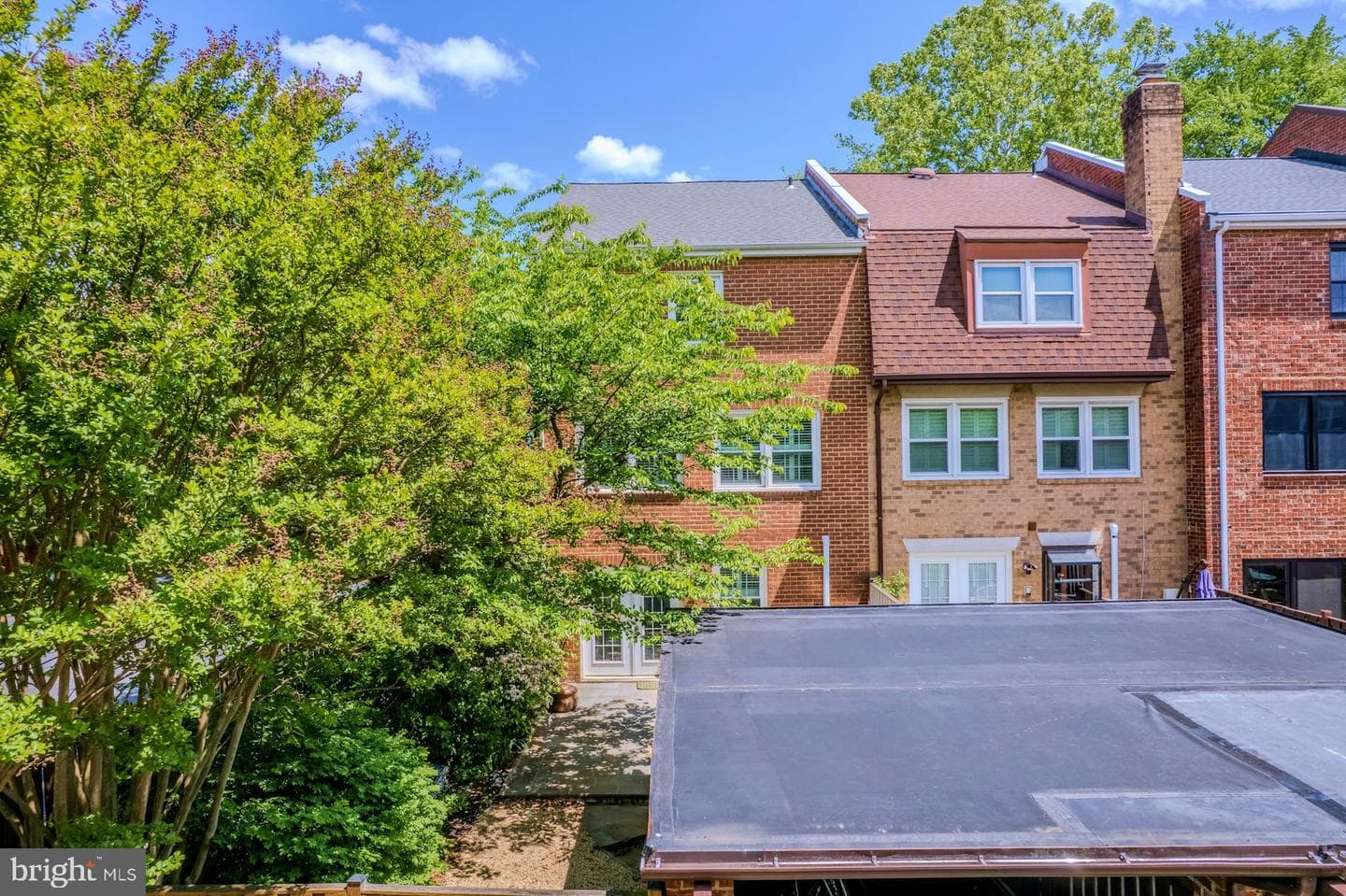 3886 University Drive photo 46
