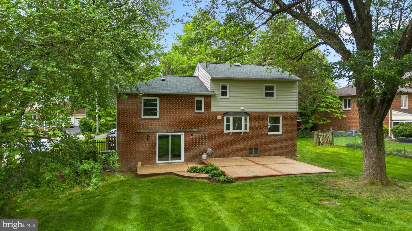 10242 Stratford Avenue photo 12