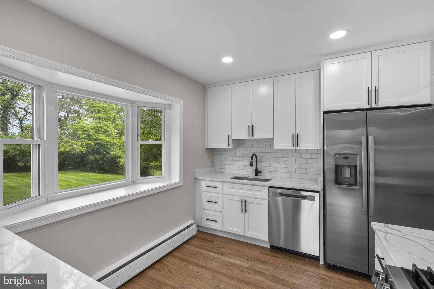 10242 Stratford Avenue photo 2