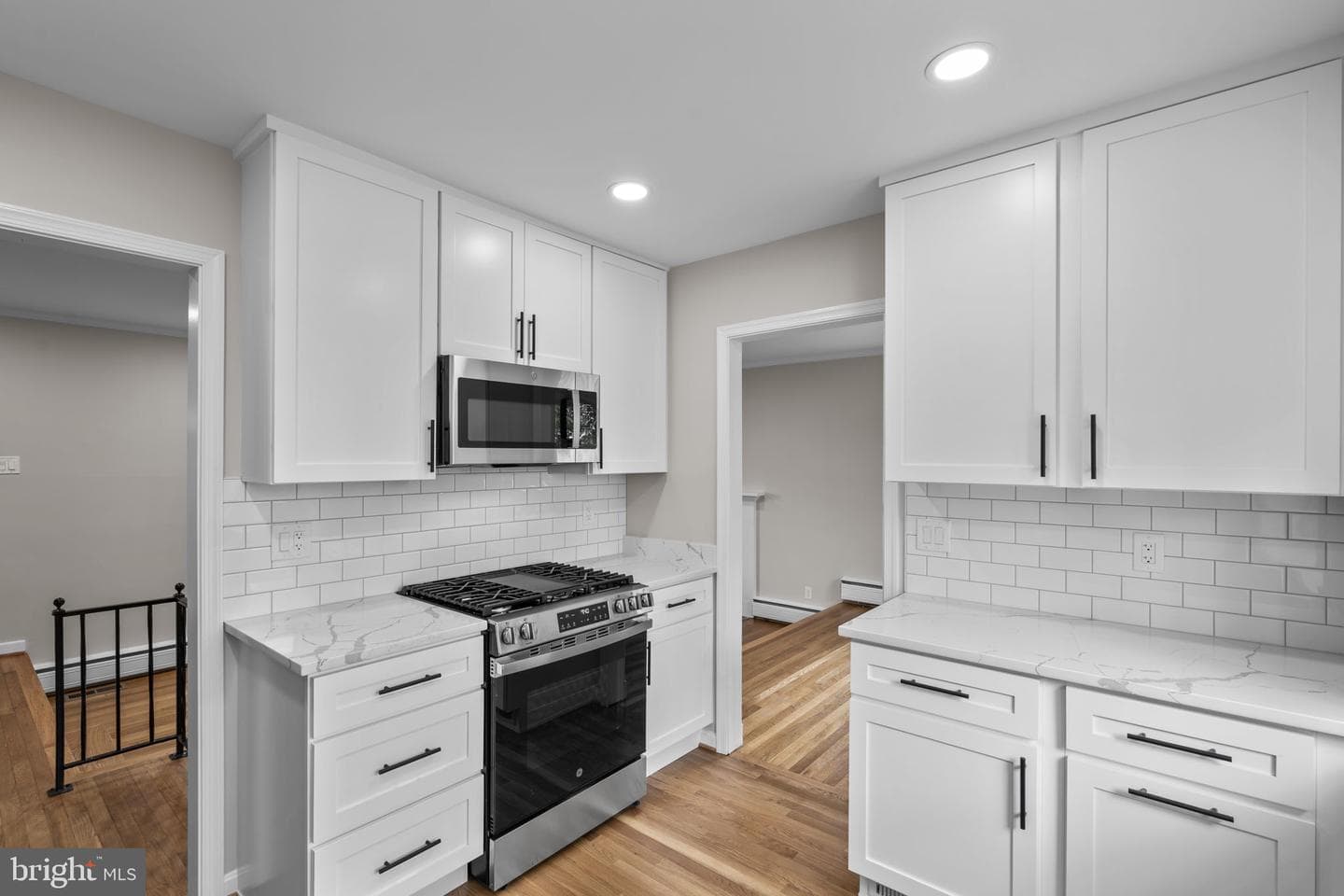 10242 Stratford Avenue photo 5