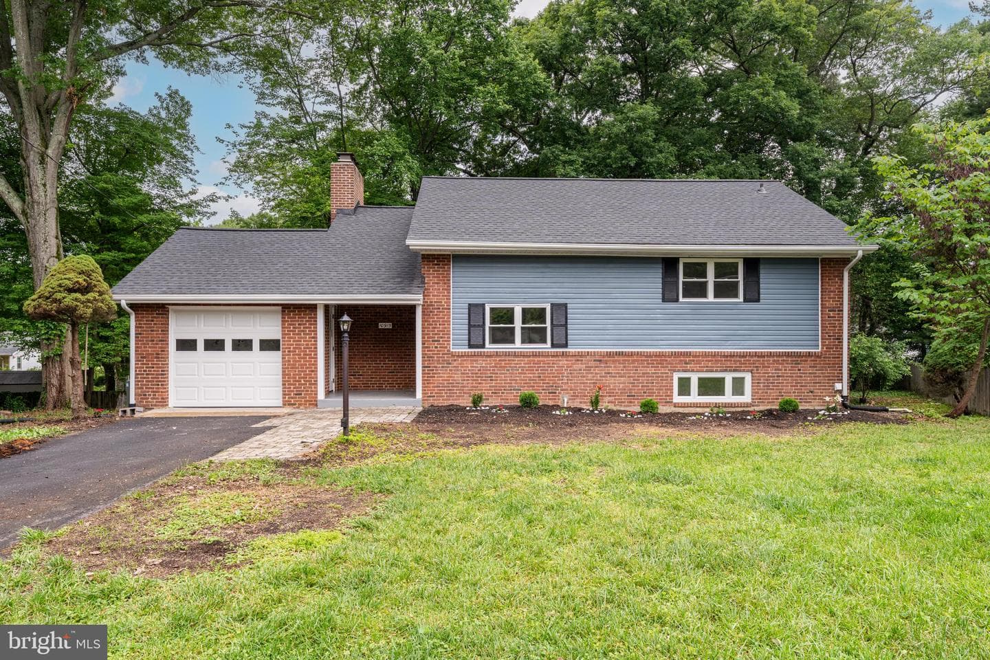 10915 Maple Street, Fairfax