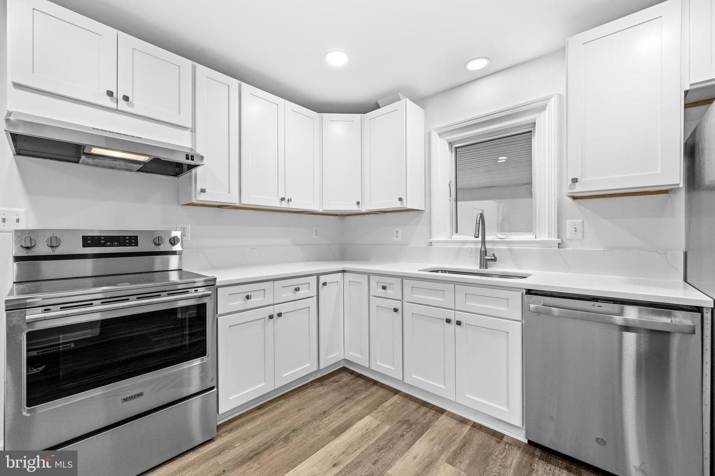 10705 Oak Pl photo 3