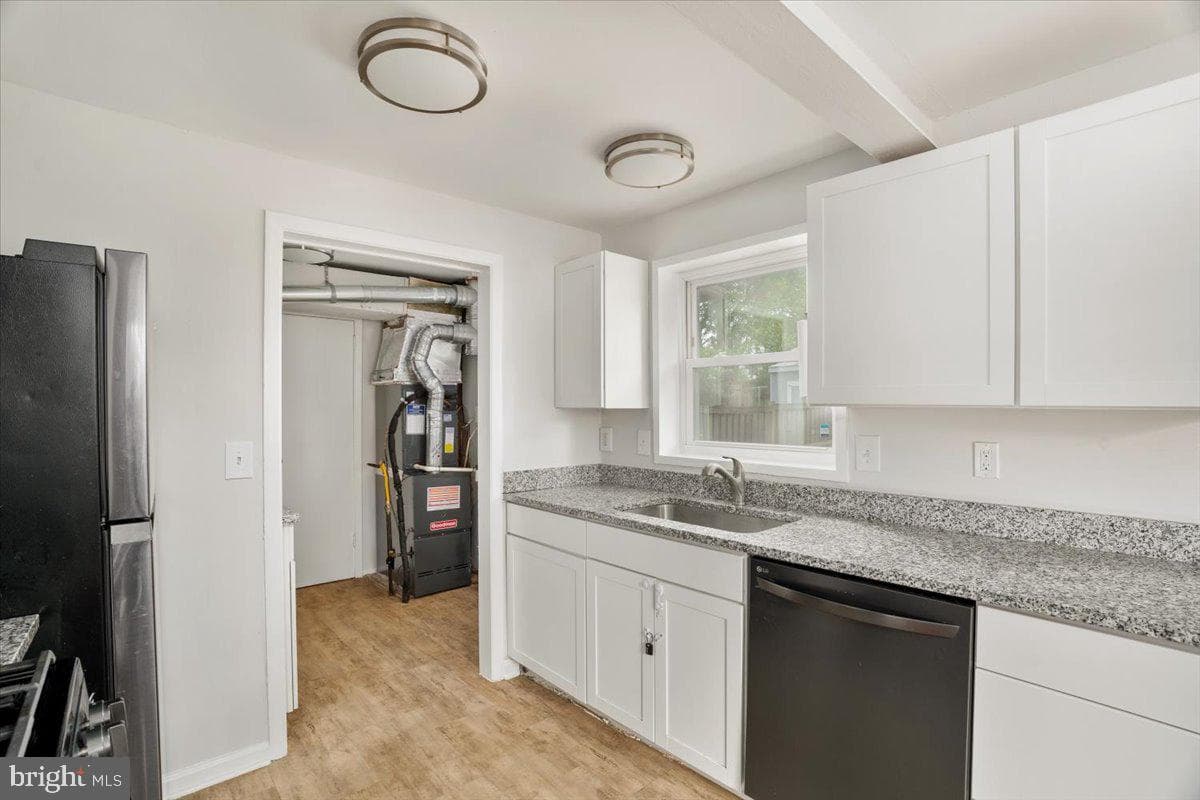 10623 Maple Street photo 7
