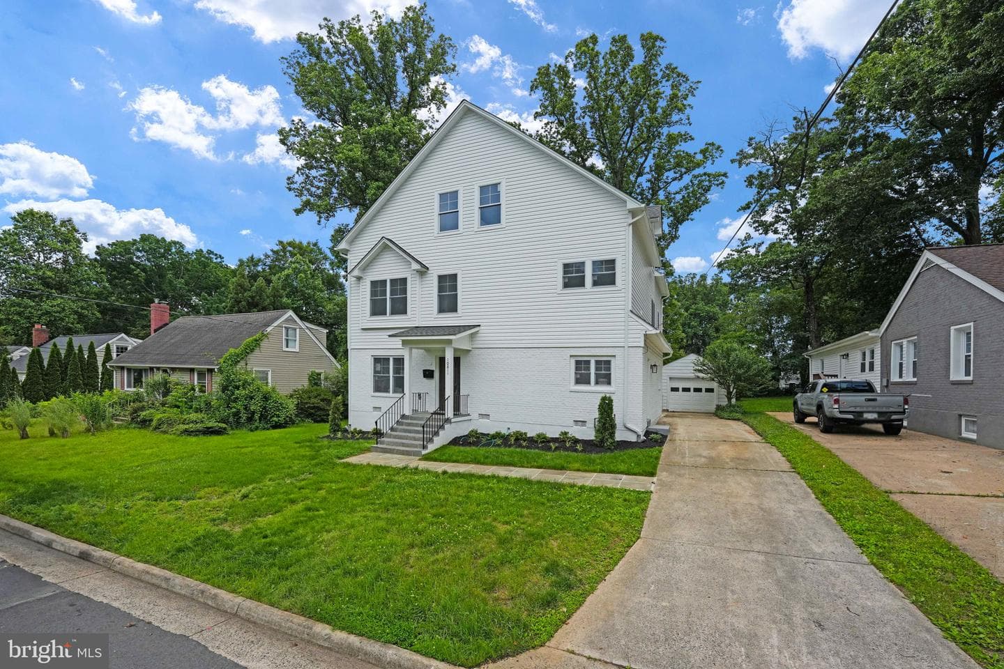 10811 Scott Drive photo 3