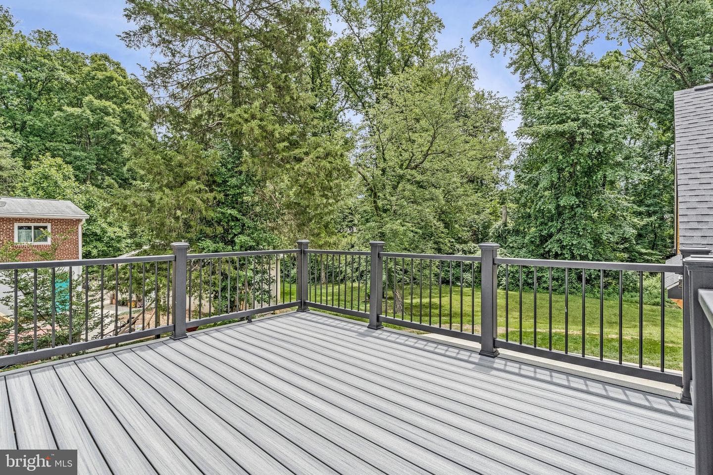 10211 Stratford Avenue photo 10