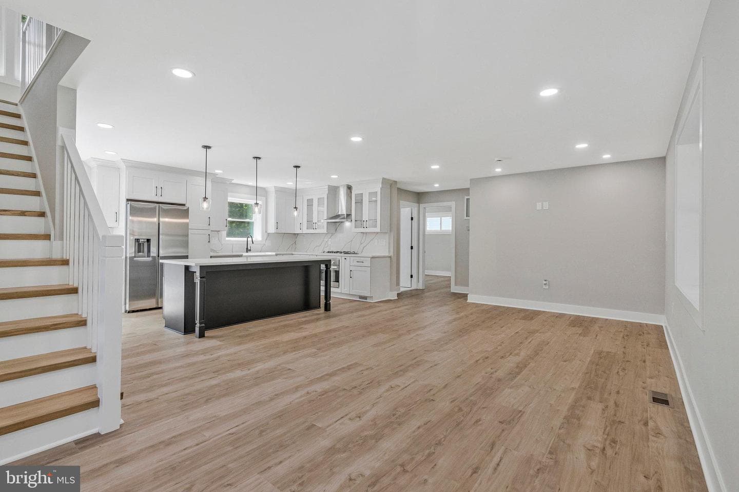 10211 Stratford Avenue photo 4