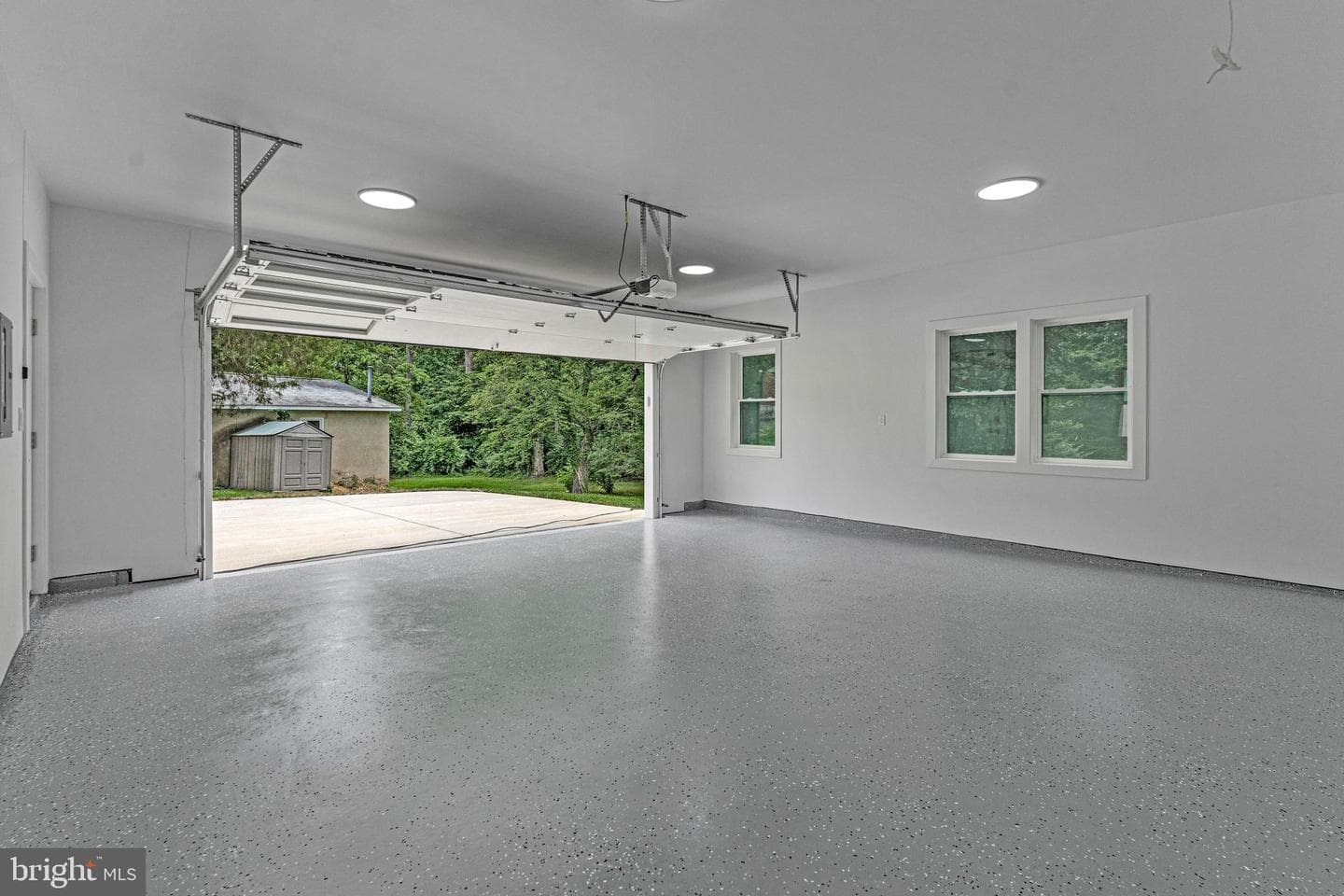 10211 Stratford Avenue photo 41