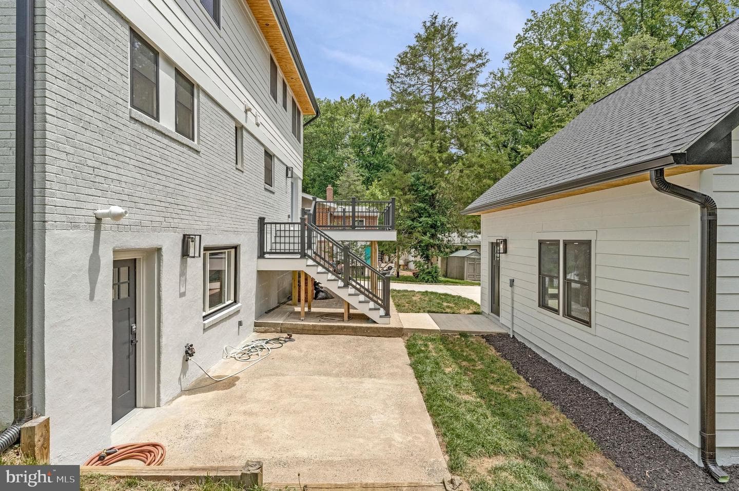 10211 Stratford Avenue photo 49