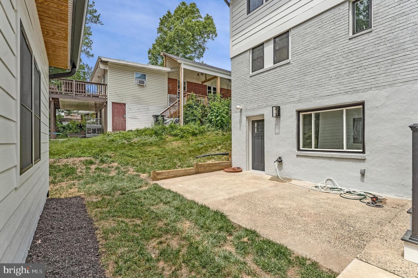 10211 Stratford Avenue photo 50