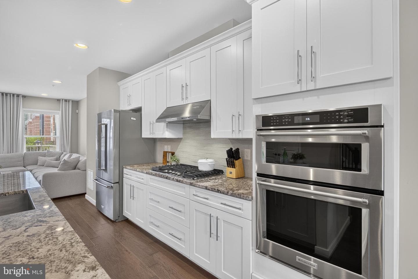 3957 Oak Street photo 22