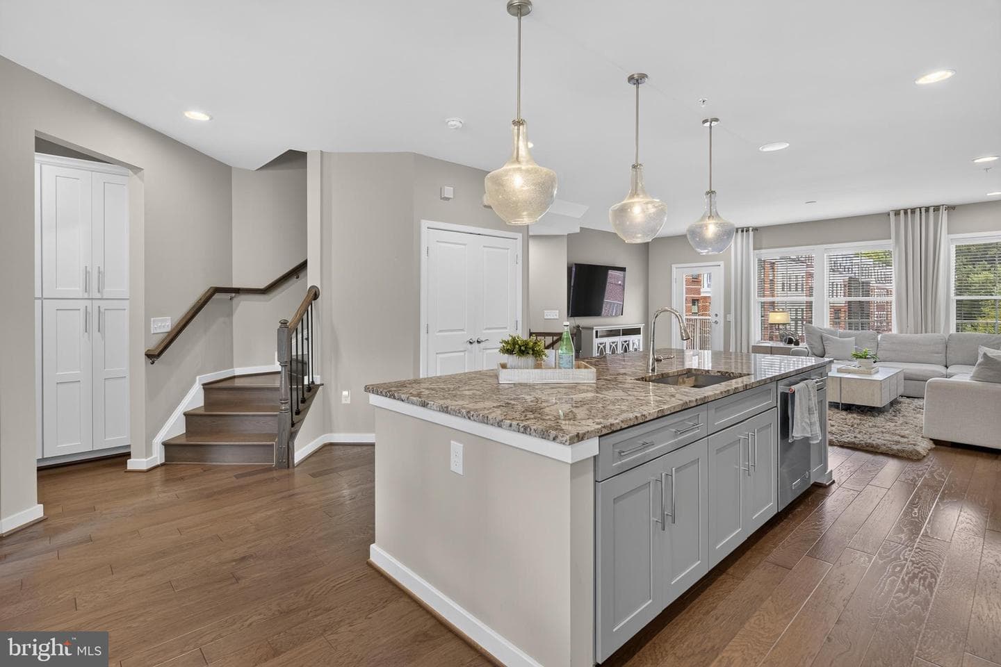 3957 Oak Street photo 25