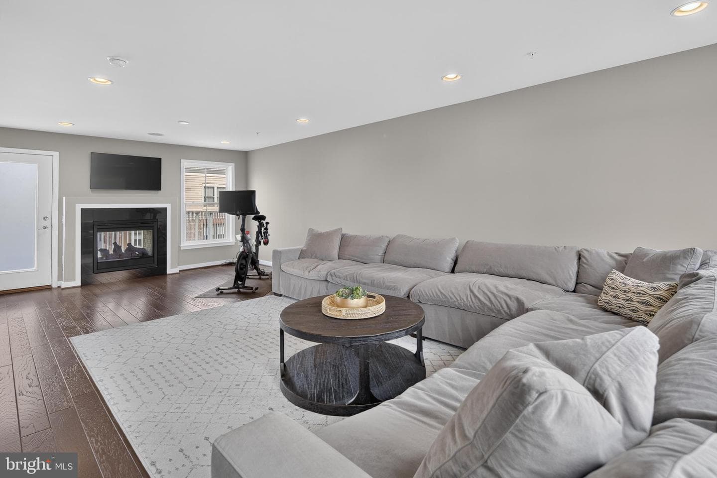 3957 Oak Street photo 39
