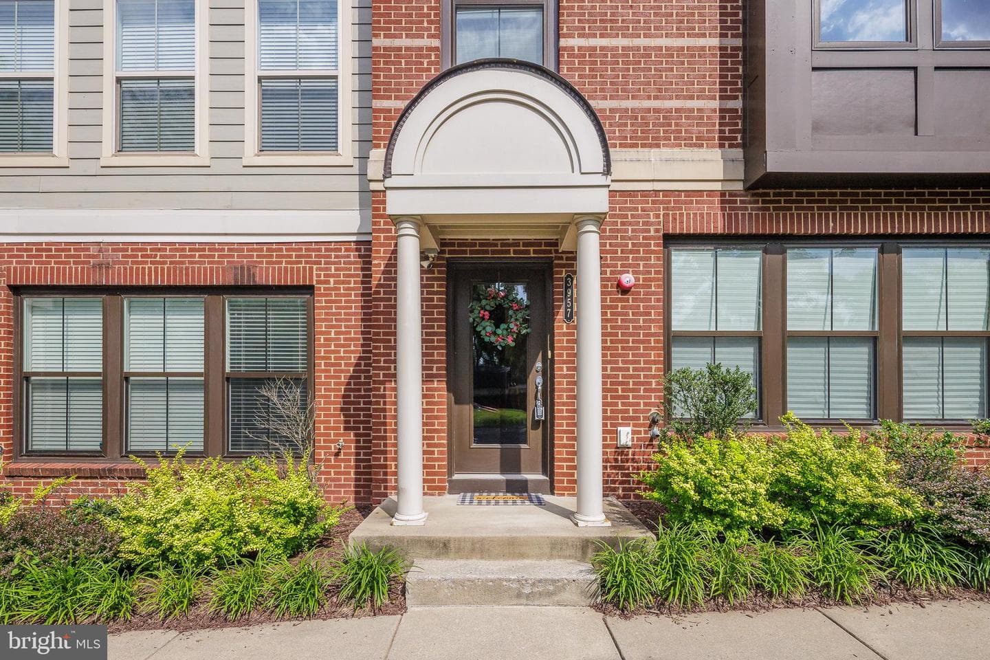 3957 Oak Street photo 5