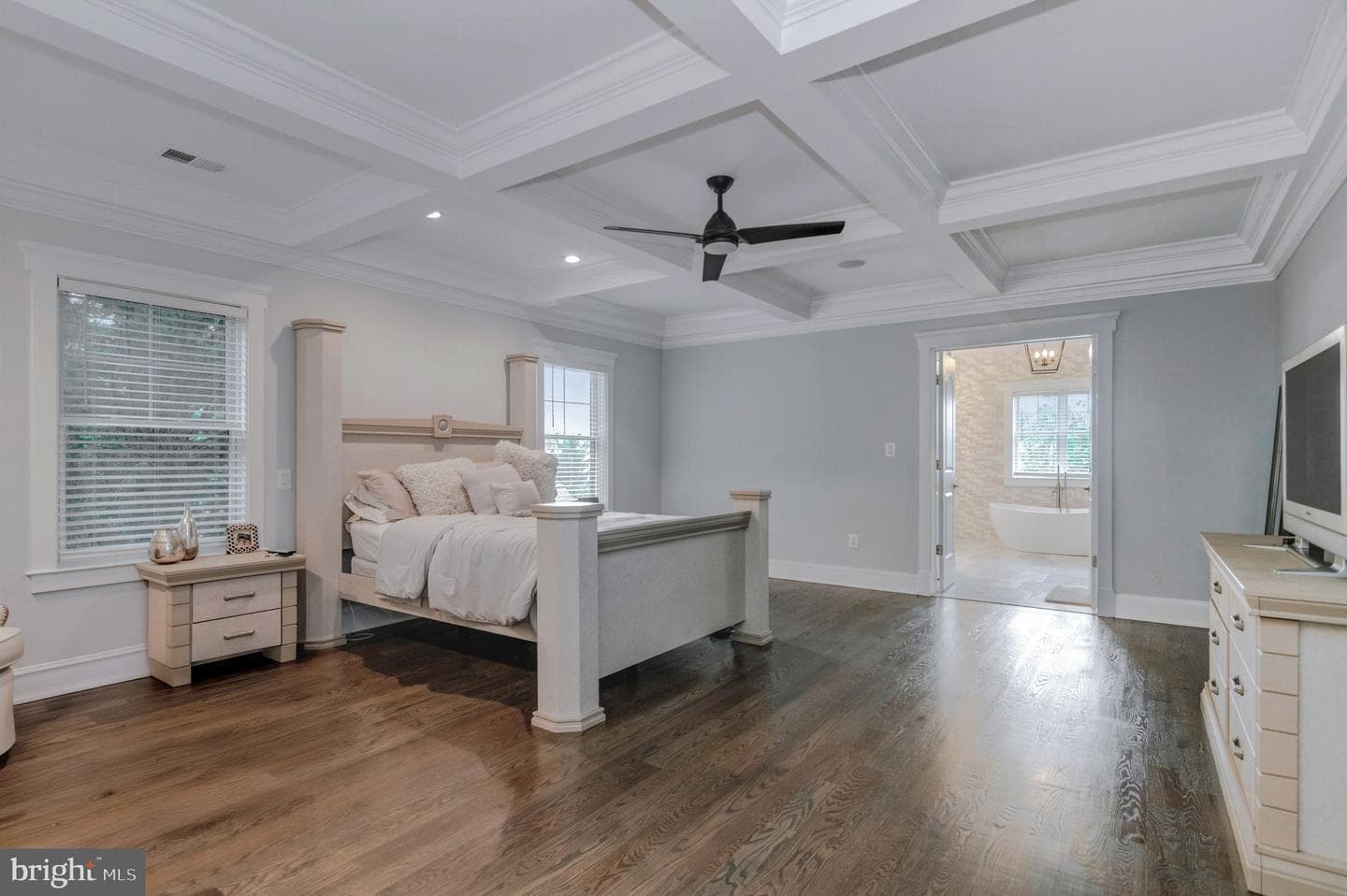 10704 Warwick Avenue photo 23
