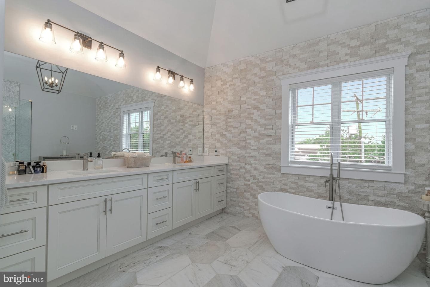 10704 Warwick Avenue photo 26