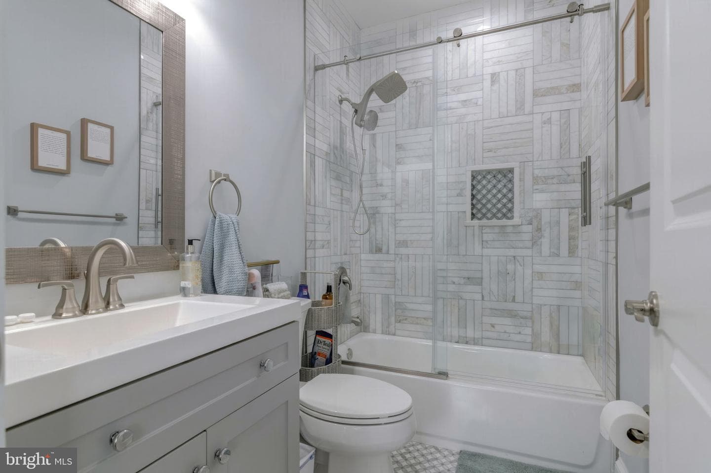 10704 Warwick Avenue photo 36