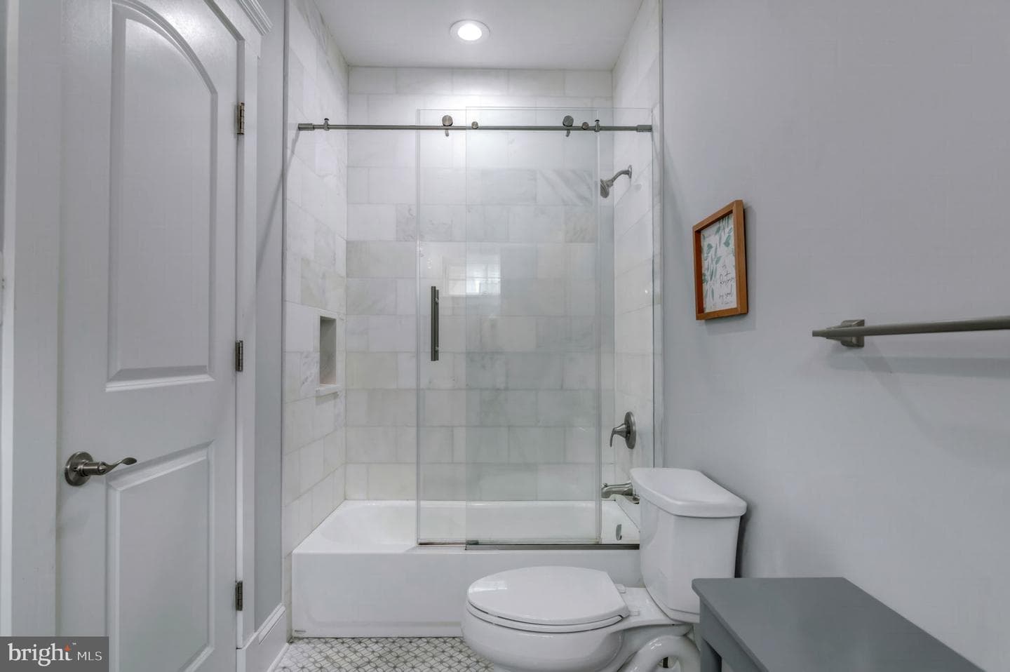 10704 Warwick Avenue photo 42