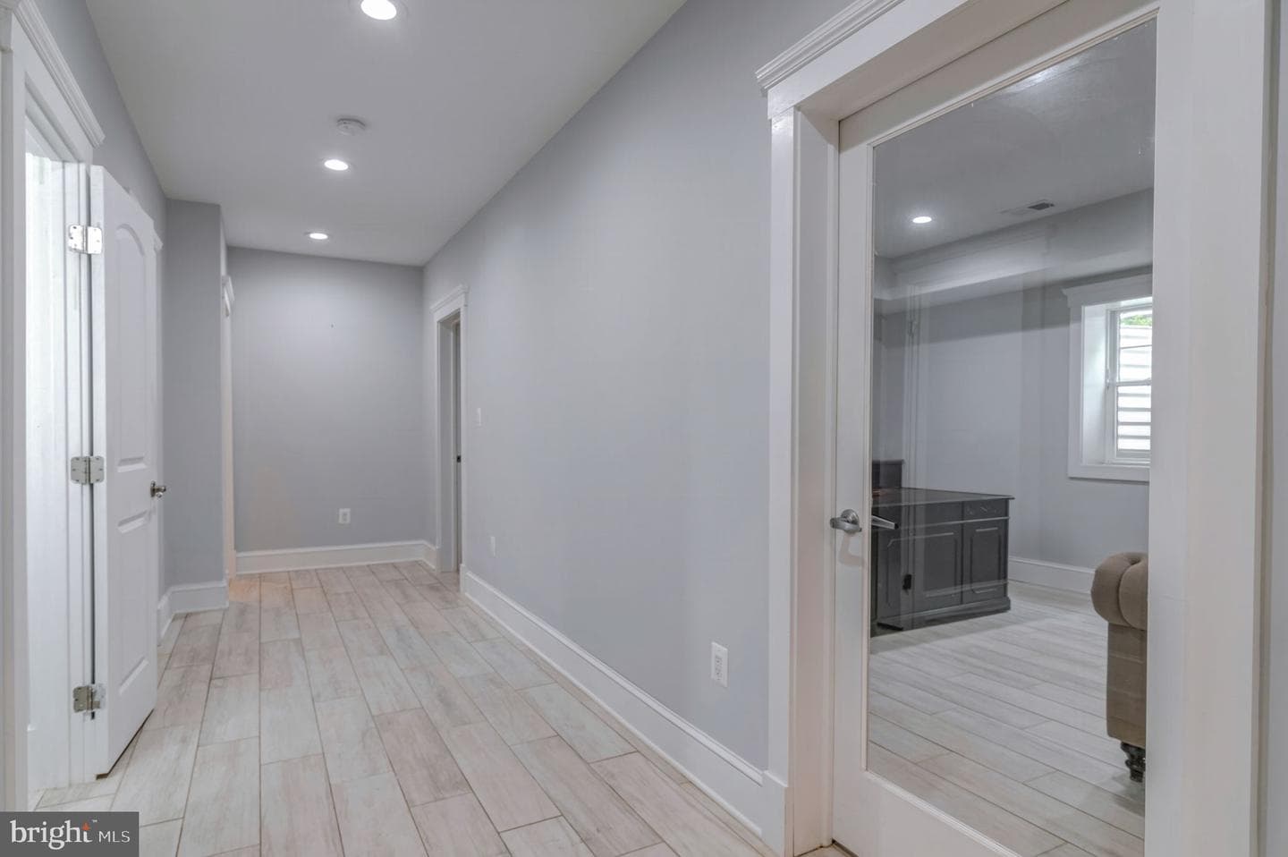 10704 Warwick Avenue photo 50