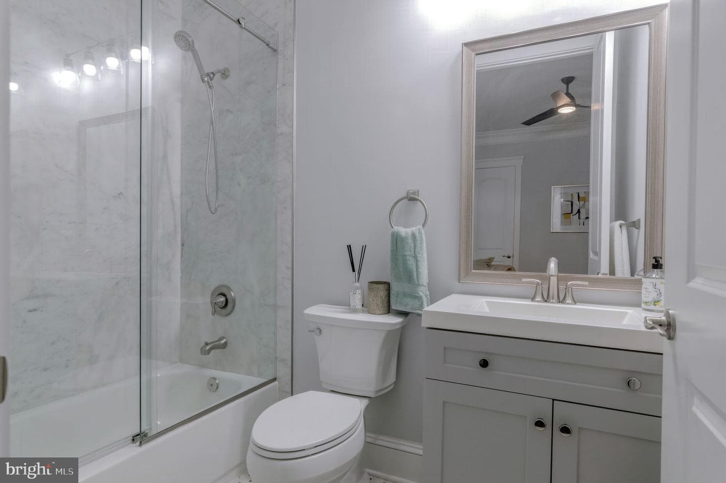 10704 Warwick Avenue photo 6