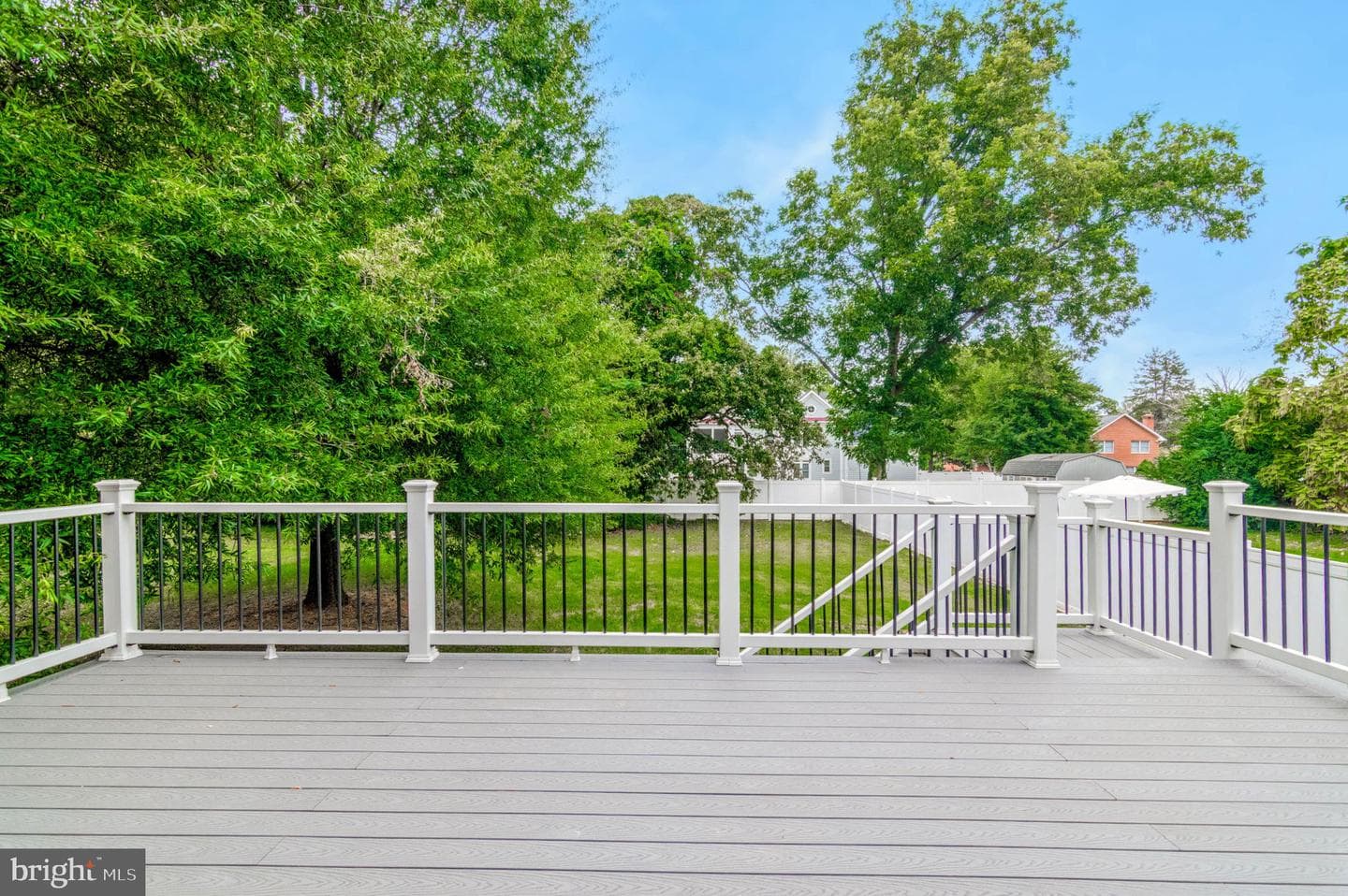 10704 Warwick Avenue photo 64