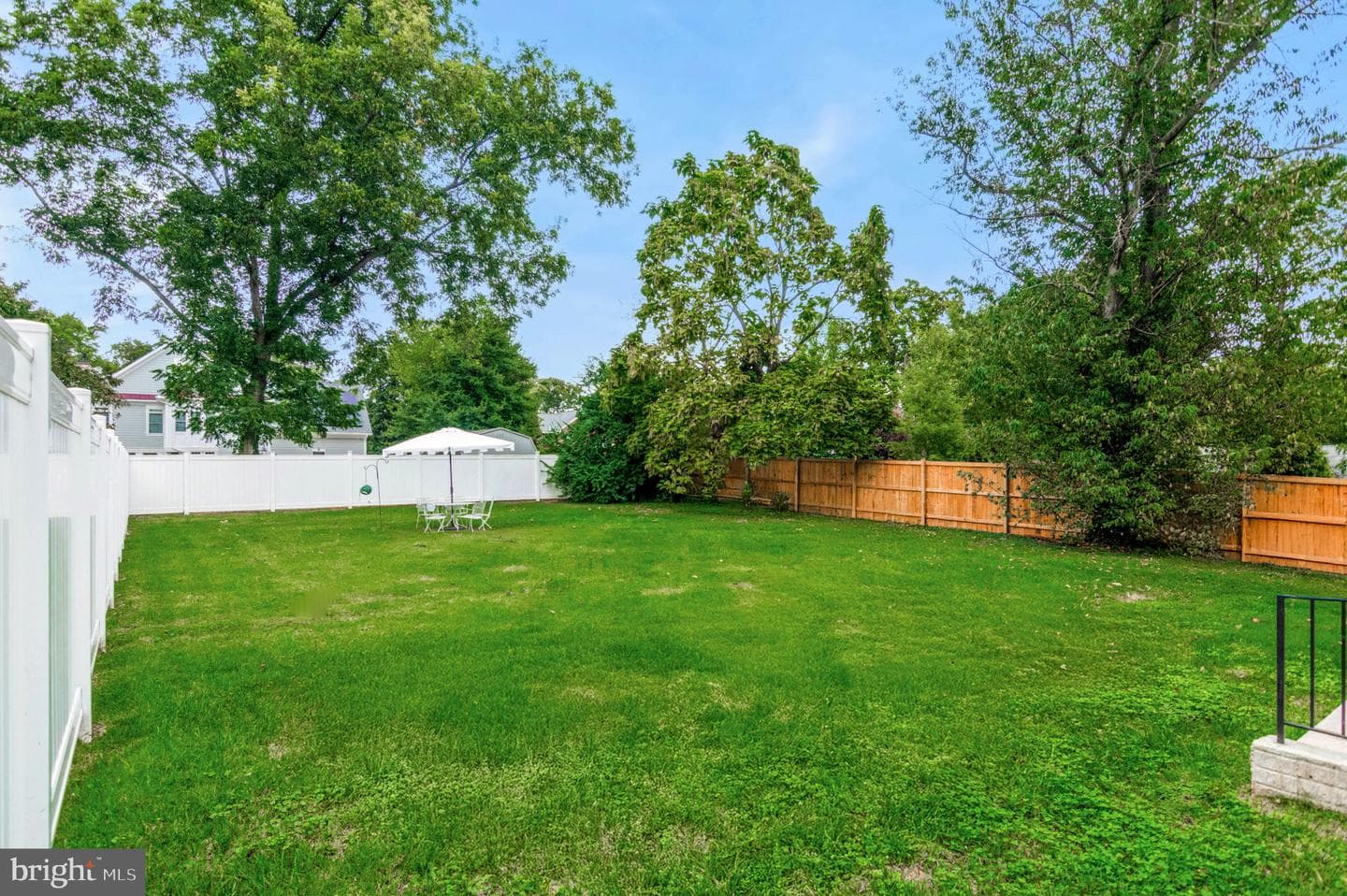 10704 Warwick Avenue photo 65