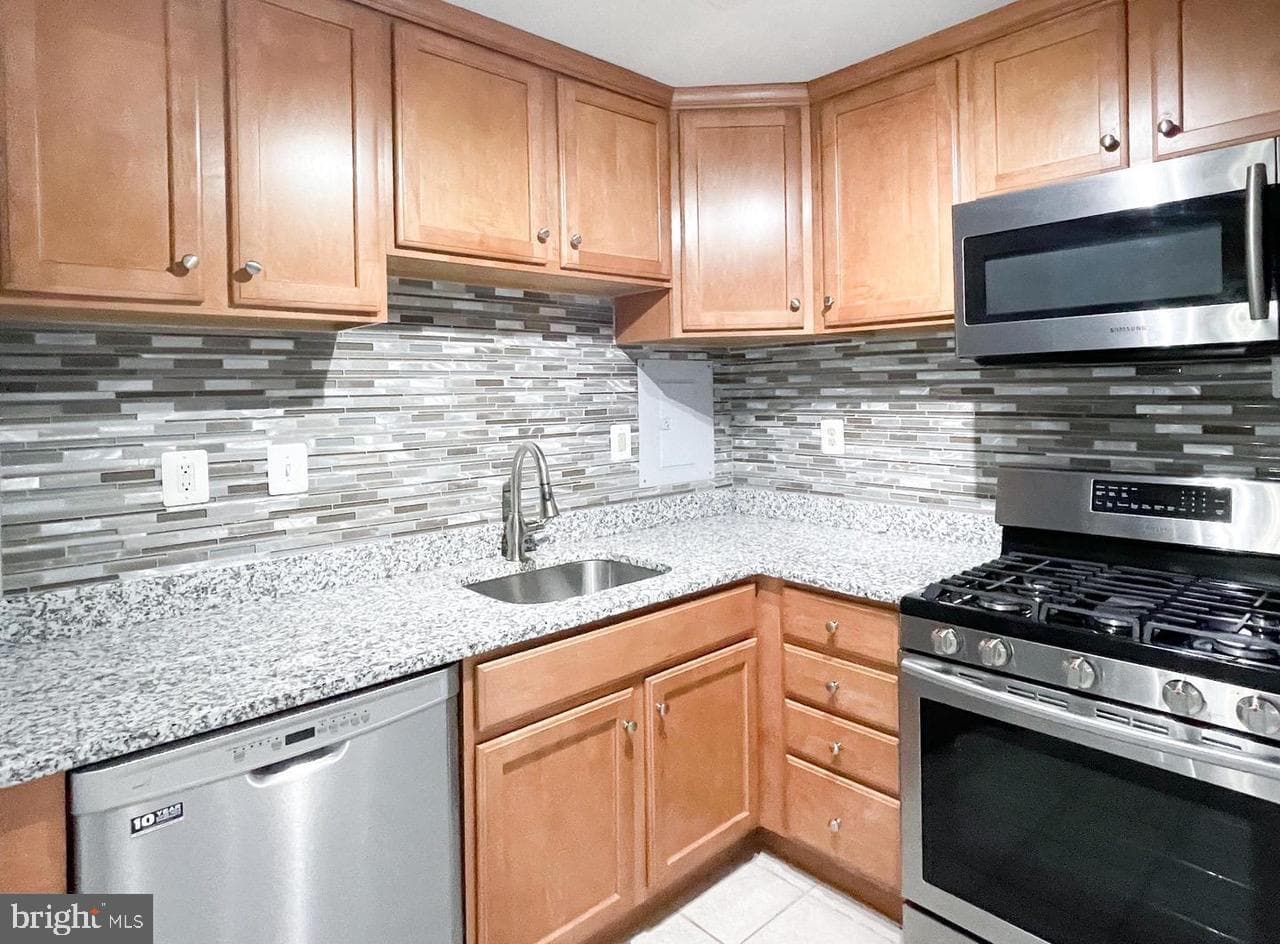 10570 Main Street #404 photo 1