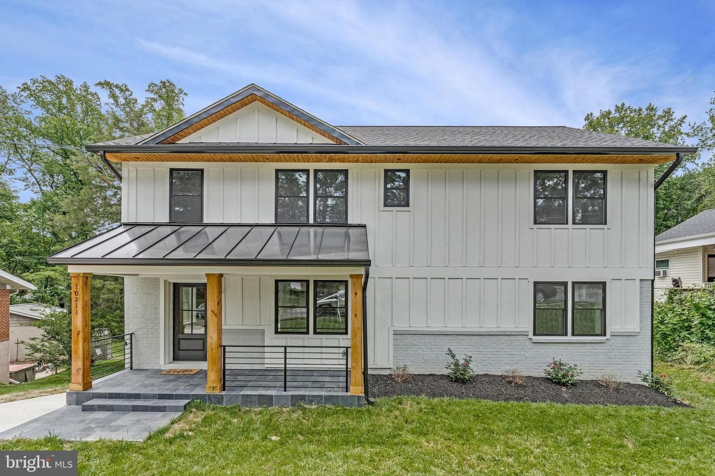 10211 Stratford Avenue photo 1