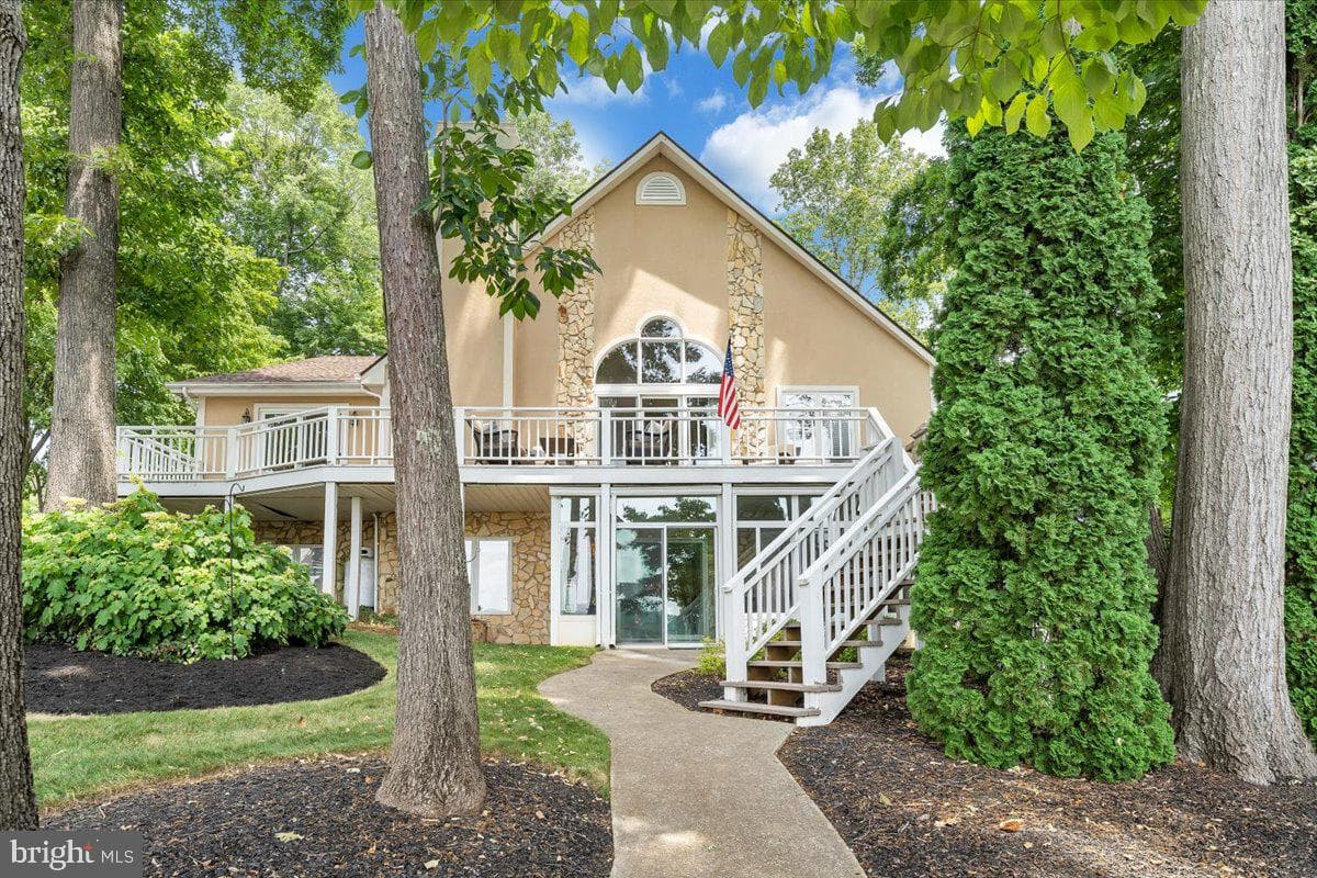 435 Cross Harbour Drive photo 2