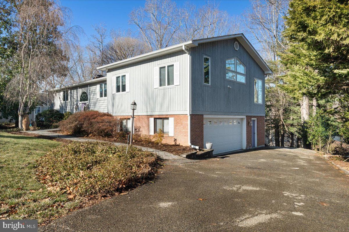 1031 Lakemount Drive photo 15