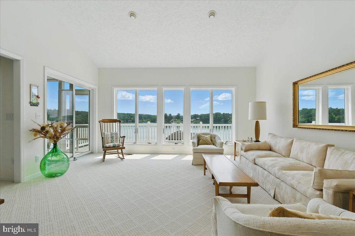 35 Lake Shore Drive photo 20