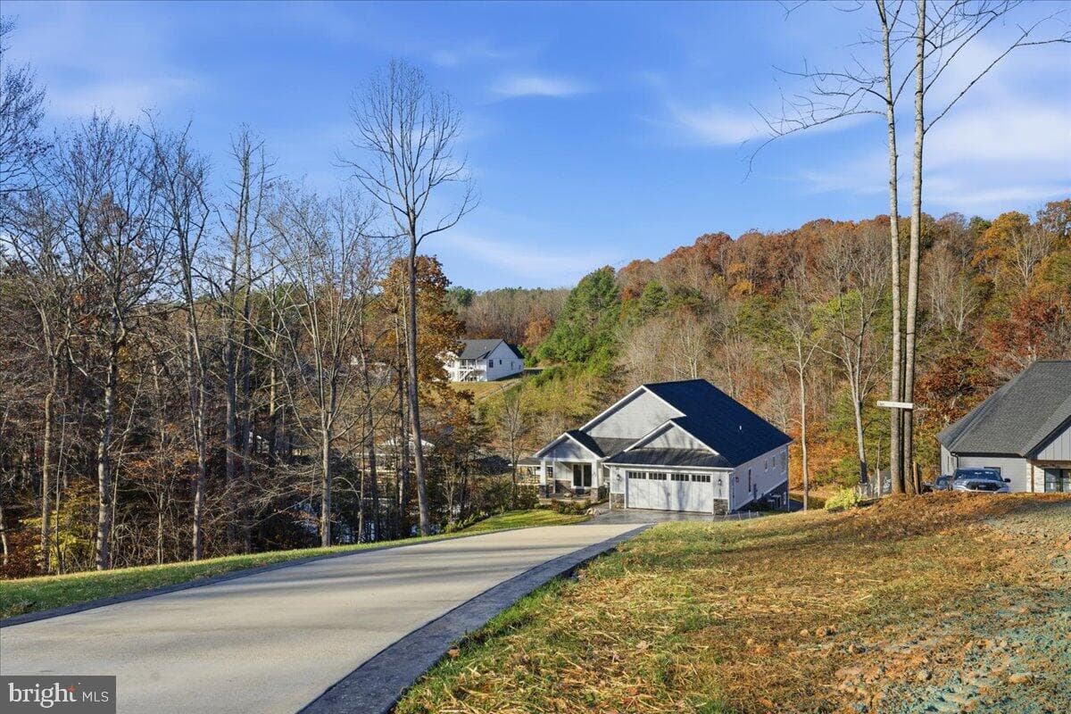 172 Lakewatch Circle photo 6