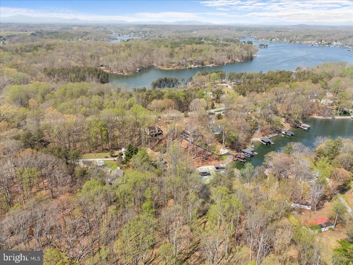 290 Dodee Lane photo 56