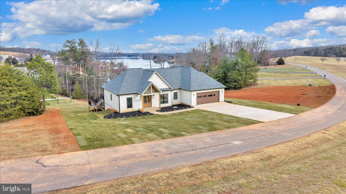 639 Compass Cove Circle photo 131