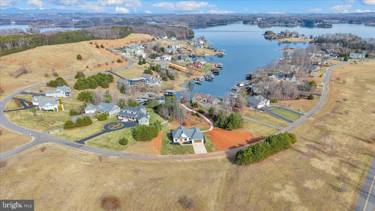639 Compass Cove Circle photo 85