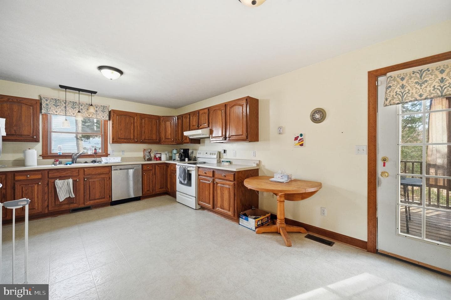 25 Woodlawn Drive photo 3