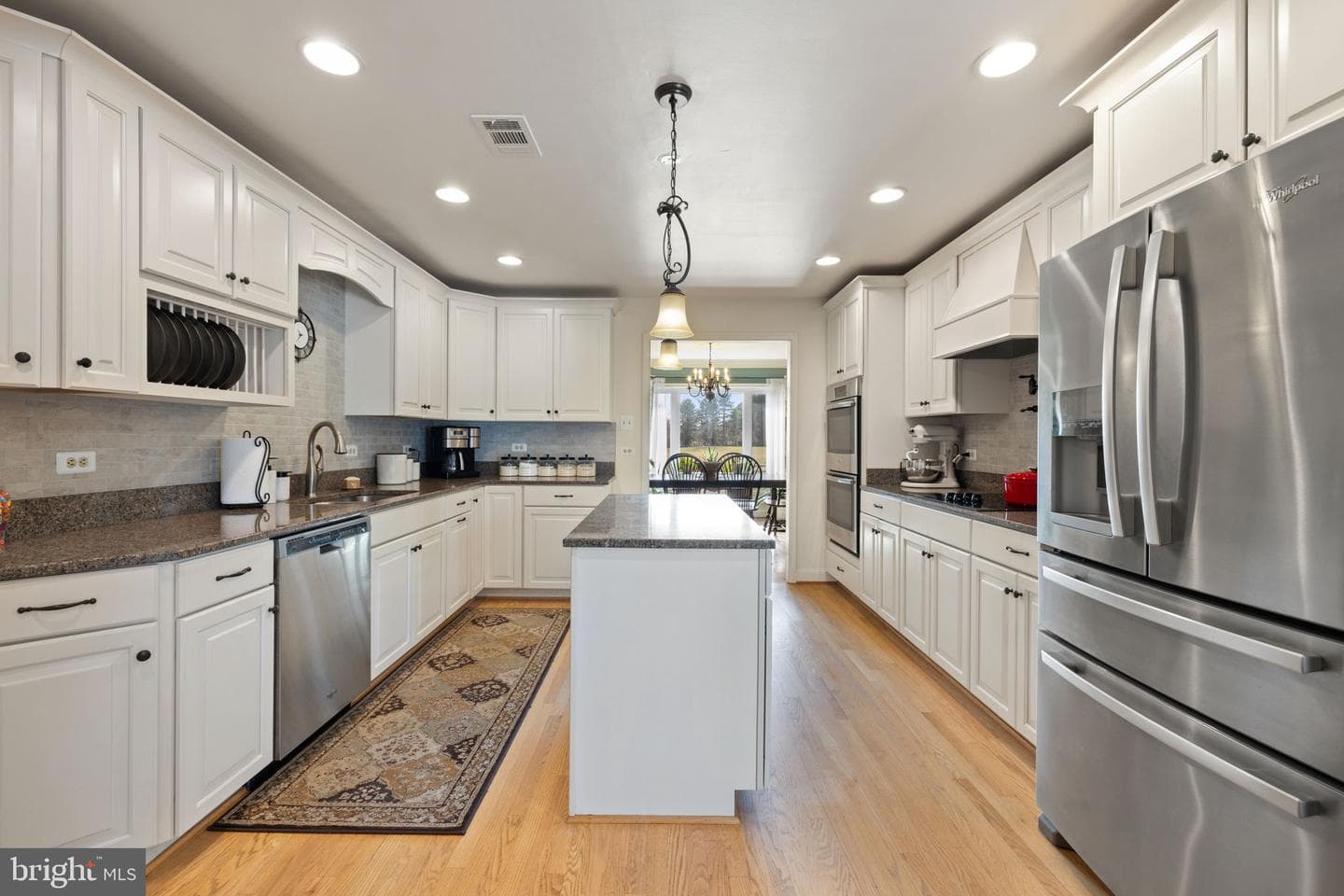 8839 Grasslands Court photo 4