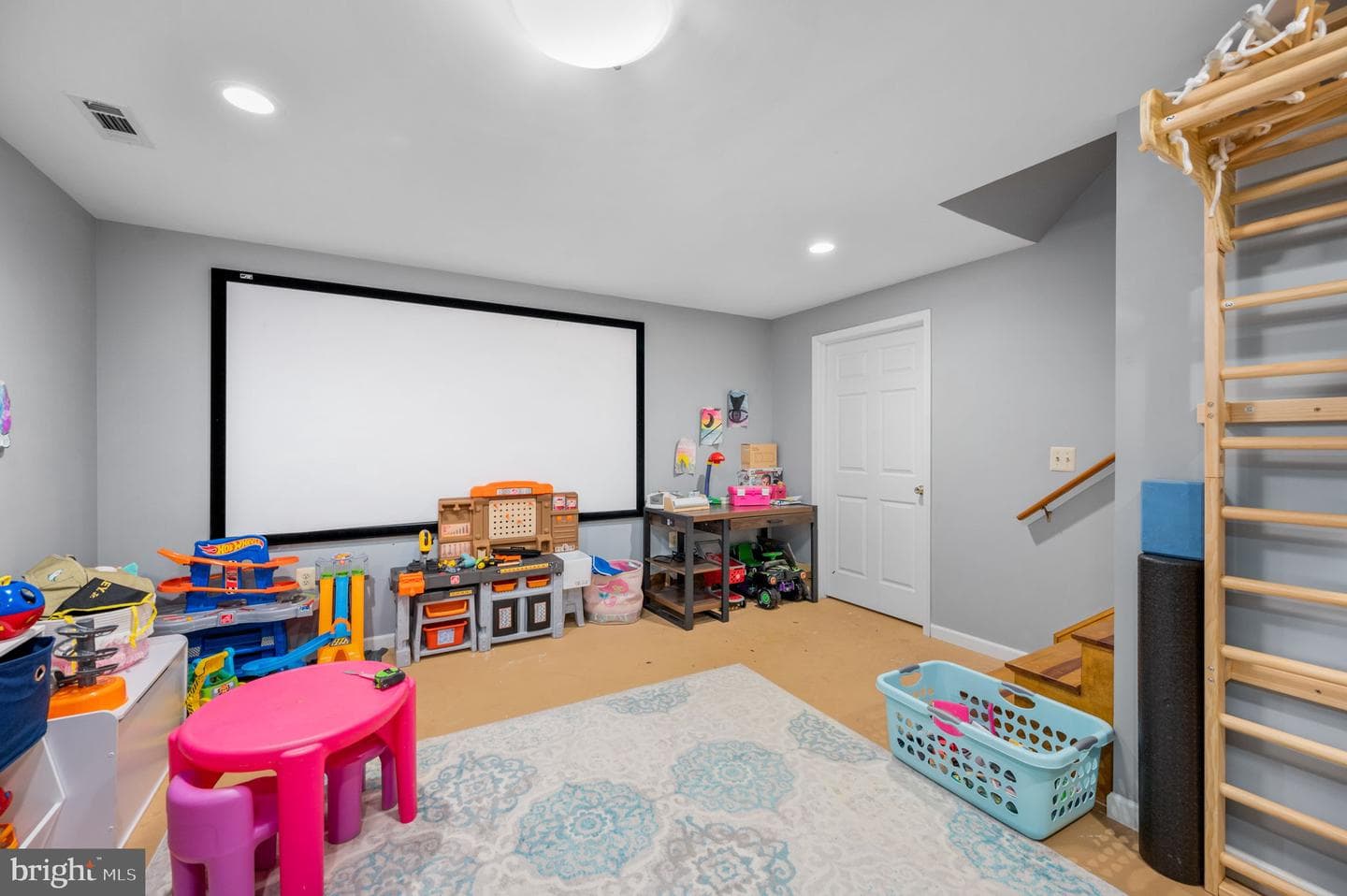 9537 Elihu Hill Road photo 35