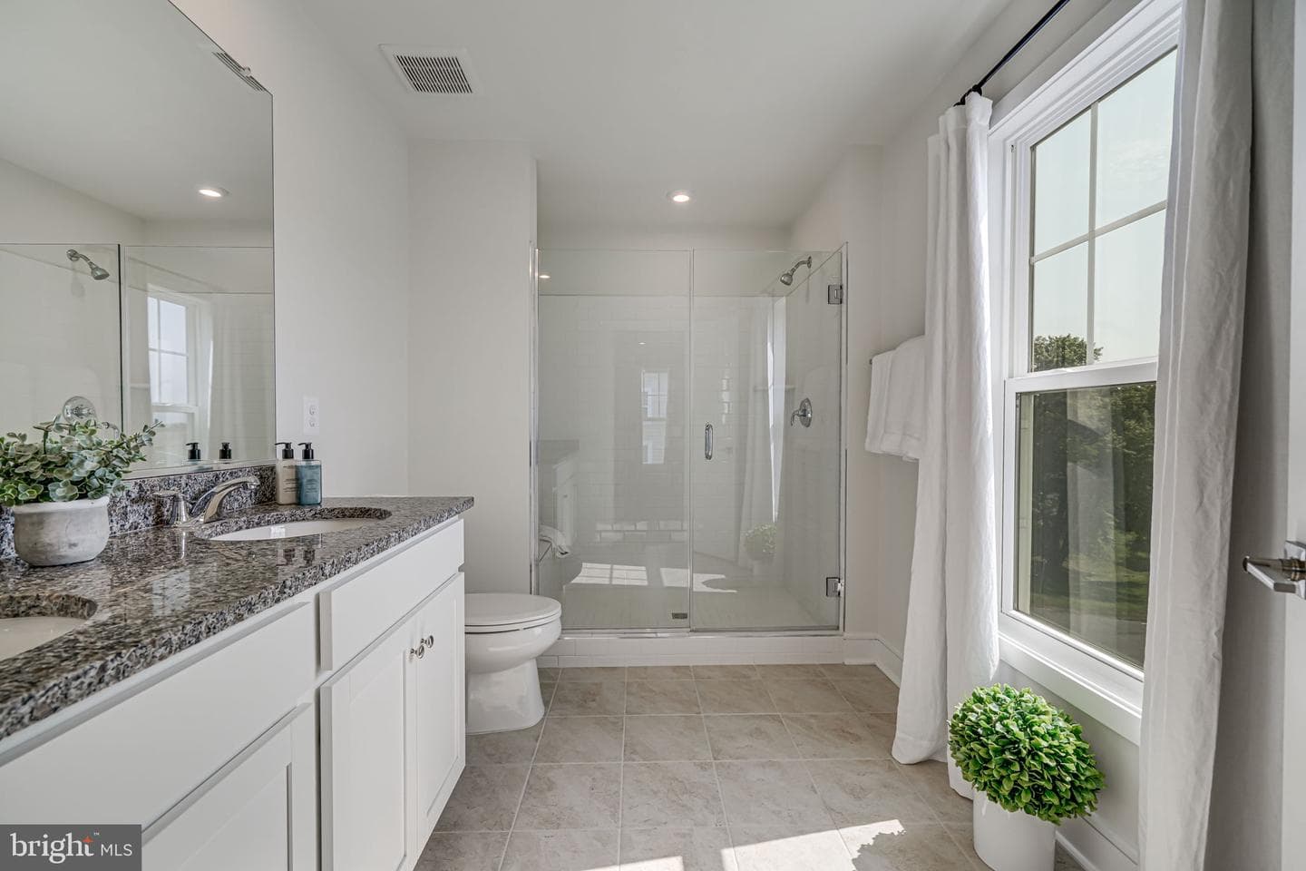 4258 Frost Street photo 13